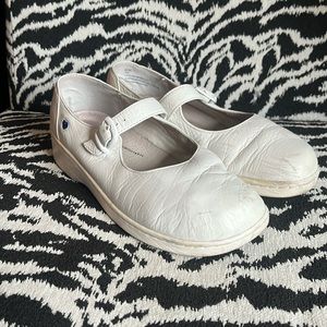 NURSEMATES vintage leather